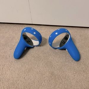 Oculus quest 2 silicone controller covers | LIKE NEW |